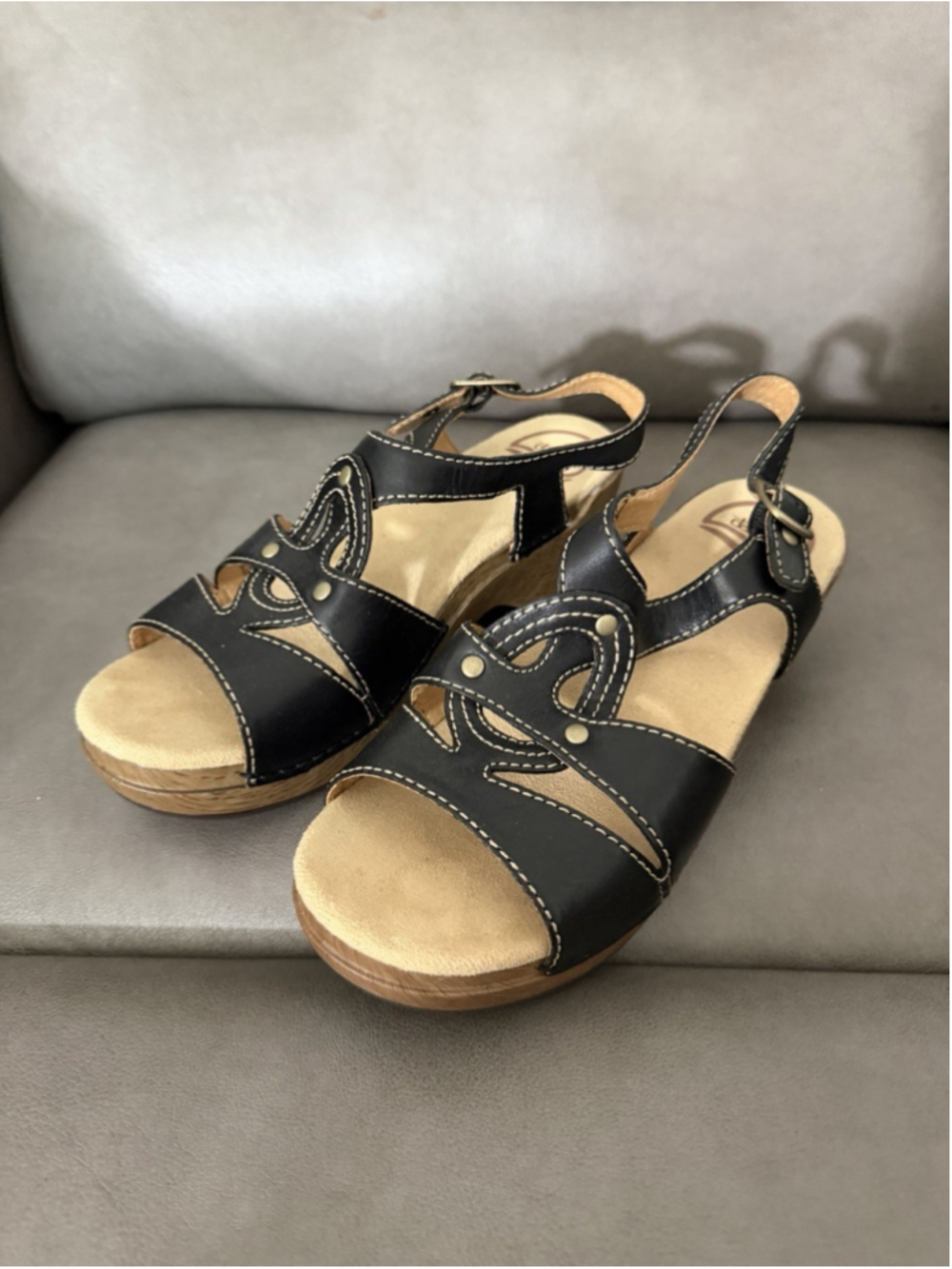 WOMEN’S DANSKO CLOG SANDALS SHOES SIZE 38 EU BLACK BEIGE STRAP ON WEDGES